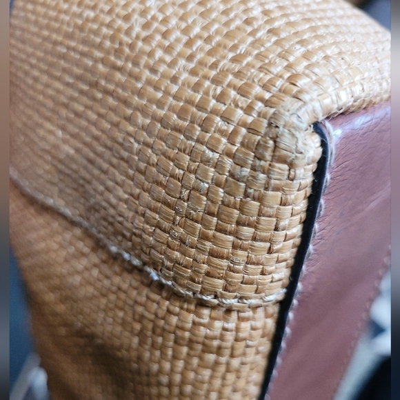 Fossil Mini Rattan and Leather Hand Held Summer Vacation Handbag - Picture 11 of 12